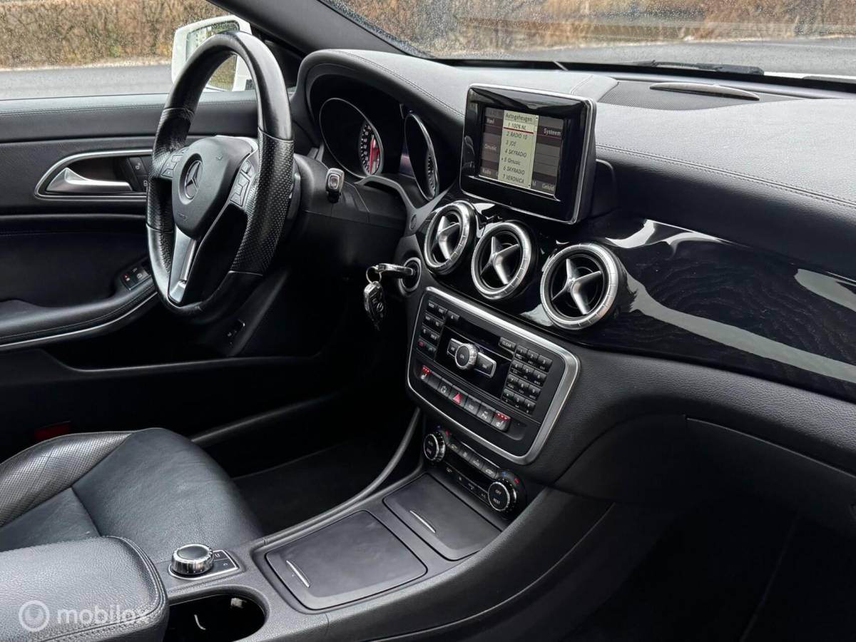 Mercedes-Benz CLA Mercedes CLA klasse 200 AUT LEDER/PANO/AIRCO/CRUISE/NAVI