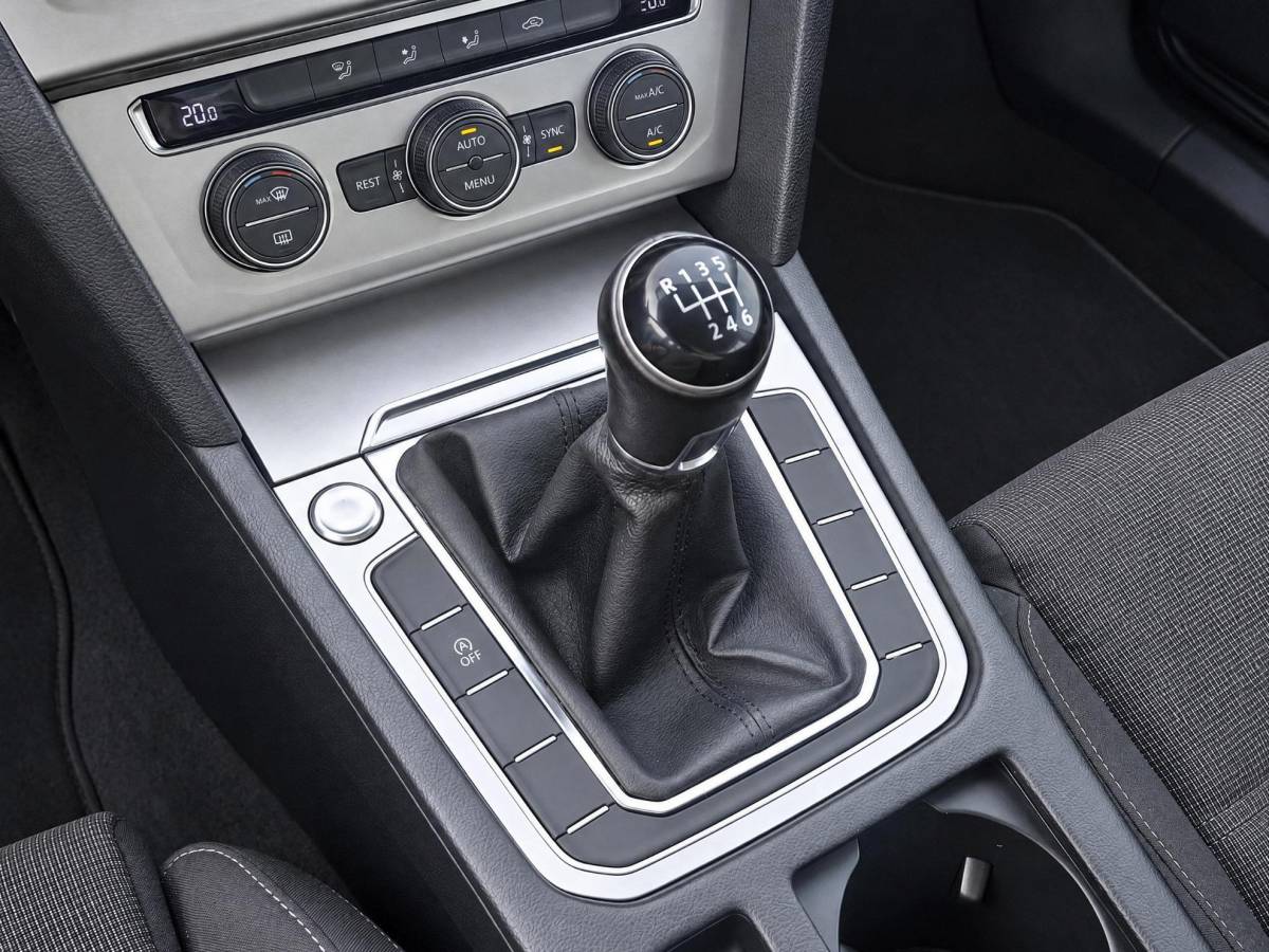 Volkswagen Passat Volkswagen Passat Variant 1.6 TDI Comfortline | Climate controle | Cruise controle | Bluetooth | Parkeersensoren | Dakdragers | Navigatie | Draadloze telefoonlader | Elektrische ramen | 16 Inch LMV |
