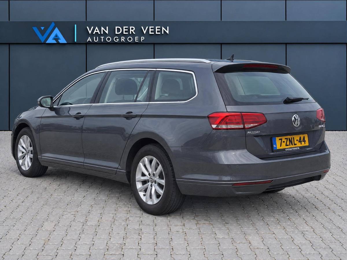 Volkswagen Passat Volkswagen Passat Variant 1.6 TDI Comfortline | Climate controle | Cruise controle | Bluetooth | Parkeersensoren | Dakdragers | Navigatie | Draadloze telefoonlader | Elektrische ramen | 16 Inch LMV |