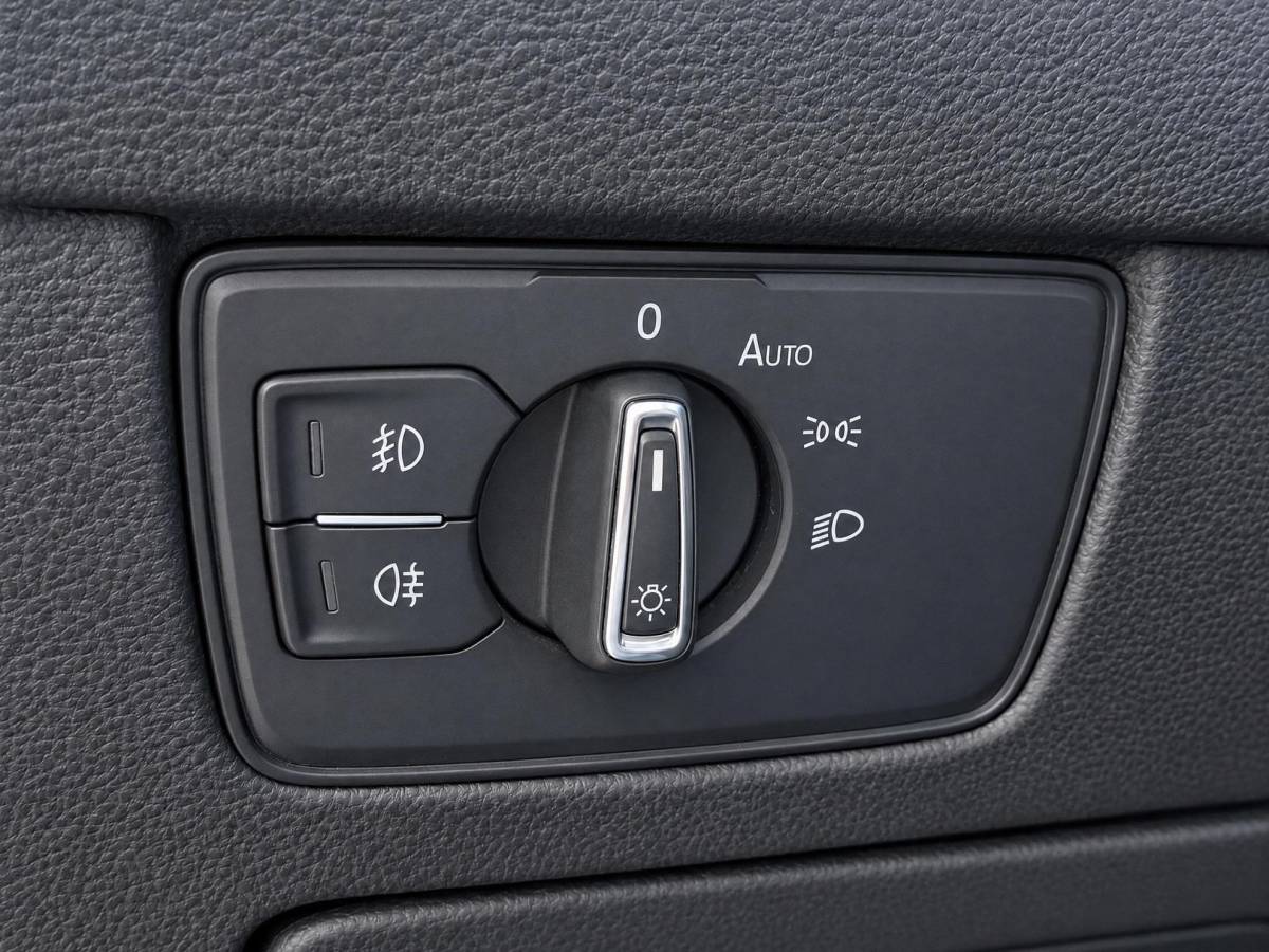 Volkswagen Passat Volkswagen Passat Variant 1.6 TDI Comfortline | Climate controle | Cruise controle | Bluetooth | Parkeersensoren | Dakdragers | Navigatie | Draadloze telefoonlader | Elektrische ramen | 16 Inch LMV |