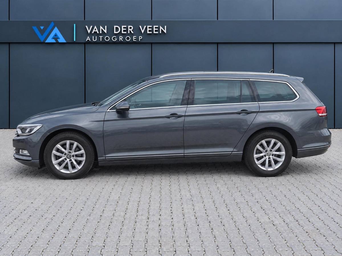 Volkswagen Passat Volkswagen Passat Variant 1.6 TDI Comfortline | Climate controle | Cruise controle | Bluetooth | Parkeersensoren | Dakdragers | Navigatie | Draadloze telefoonlader | Elektrische ramen | 16 Inch LMV |