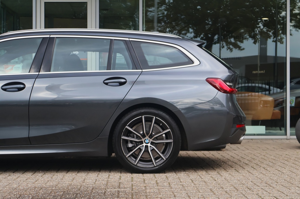 BMW 3 Serie BMW 3-Serie Touring (G21) 330e 292pk Aut | Harman/Kardon | Cruise | Carplay | Keyless | Stoelverwarming