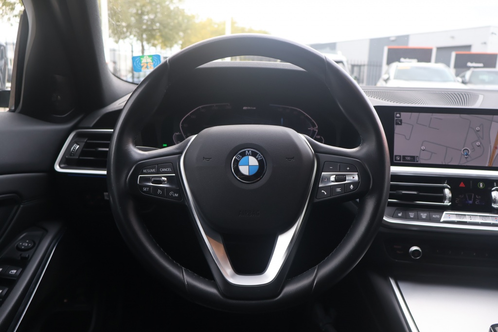 BMW 3 Serie BMW 3-Serie Touring (G21) 330e 292pk Aut | Harman/Kardon | Cruise | Carplay | Keyless | Stoelverwarming