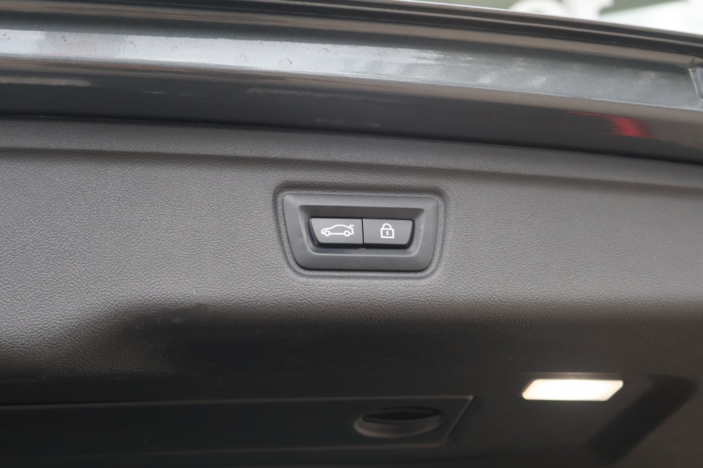 BMW 3 Serie BMW 3-Serie Touring (G21) 330e 292pk Aut | Harman/Kardon | Cruise | Carplay | Keyless | Stoelverwarming