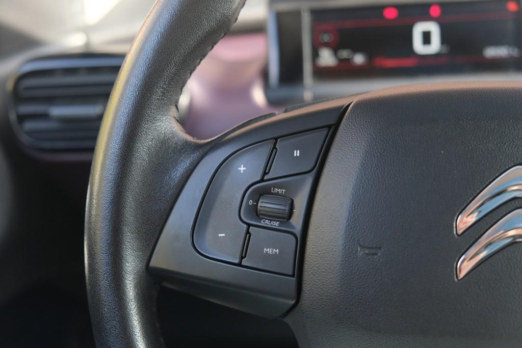 Citroën C4 Cactus Citroen C4 Cactus 1.2 PureTech 130pk Shine – Panoramadak – Achteruitrijcamera – Apple CarPlay –  Navigatiesysteem – Keyless entry – Parkeersensoren – Automatische airconditioning – Cruise control