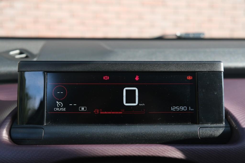 Citroën C4 Cactus Citroen C4 Cactus 1.2 PureTech 130pk Shine – Panoramadak – Achteruitrijcamera – Apple CarPlay –  Navigatiesysteem – Keyless entry – Parkeersensoren – Automatische airconditioning – Cruise control