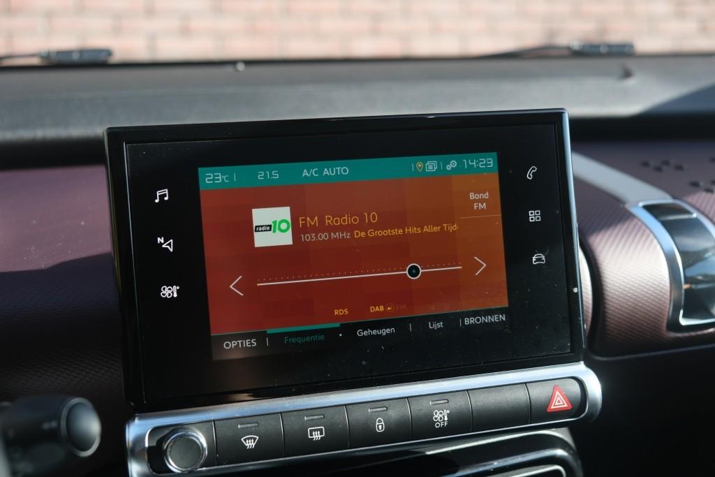 Citroën C4 Cactus Citroen C4 Cactus 1.2 PureTech 130pk Shine – Panoramadak – Achteruitrijcamera – Apple CarPlay –  Navigatiesysteem – Keyless entry – Parkeersensoren – Automatische airconditioning – Cruise control