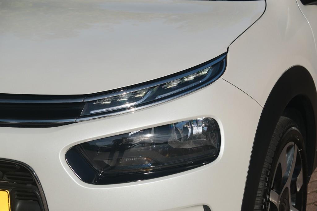 Citroën C4 Cactus Citroen C4 Cactus 1.2 PureTech 130pk Shine – Panoramadak – Achteruitrijcamera – Apple CarPlay –  Navigatiesysteem – Keyless entry – Parkeersensoren – Automatische airconditioning – Cruise control