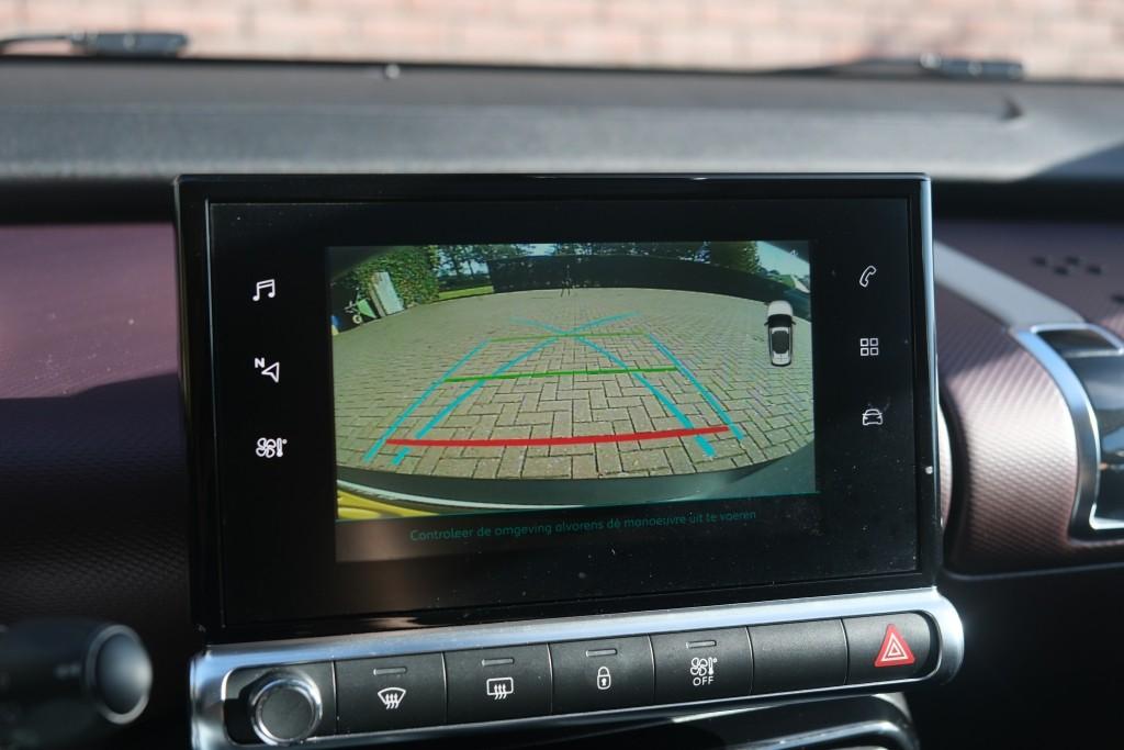 Citroën C4 Cactus Citroen C4 Cactus 1.2 PureTech 130pk Shine – Panoramadak – Achteruitrijcamera – Apple CarPlay –  Navigatiesysteem – Keyless entry – Parkeersensoren – Automatische airconditioning – Cruise control