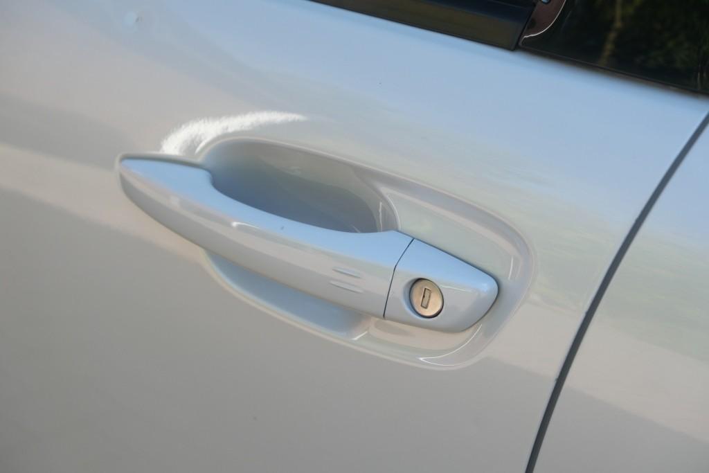 Citroën C4 Cactus Citroen C4 Cactus 1.2 PureTech 130pk Shine – Panoramadak – Achteruitrijcamera – Apple CarPlay –  Navigatiesysteem – Keyless entry – Parkeersensoren – Automatische airconditioning – Cruise control