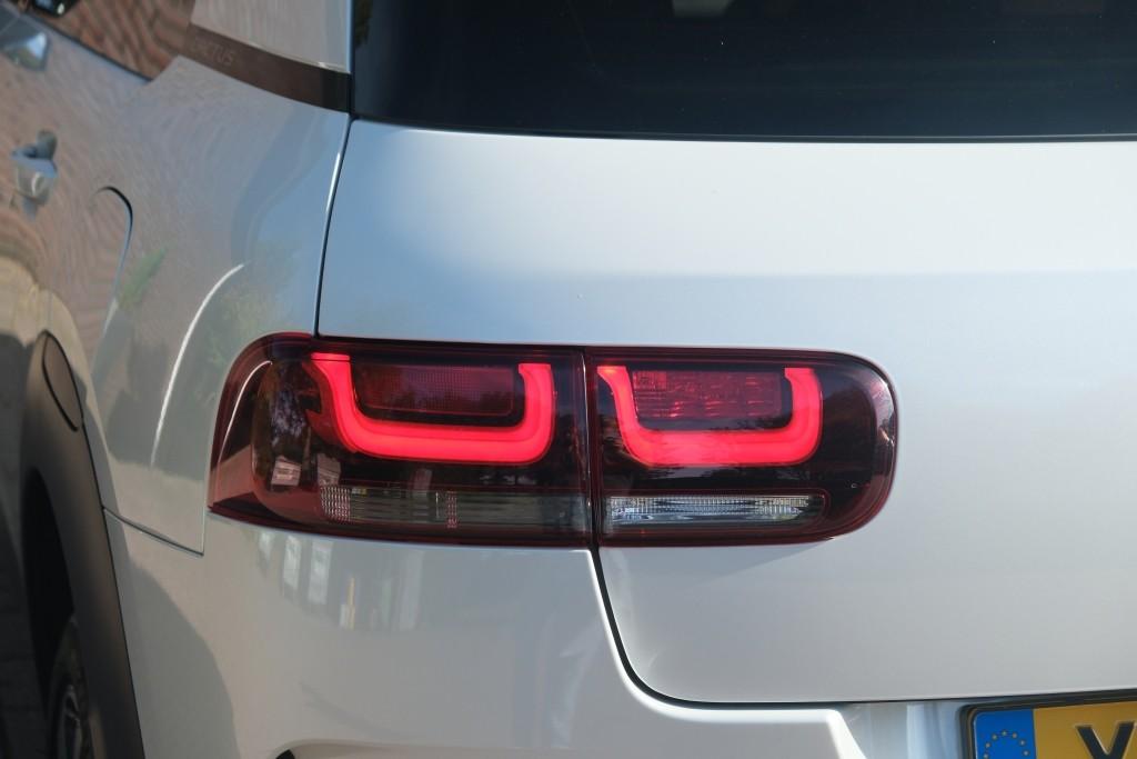 Citroën C4 Cactus Citroen C4 Cactus 1.2 PureTech 130pk Shine – Panoramadak – Achteruitrijcamera – Apple CarPlay –  Navigatiesysteem – Keyless entry – Parkeersensoren – Automatische airconditioning – Cruise control