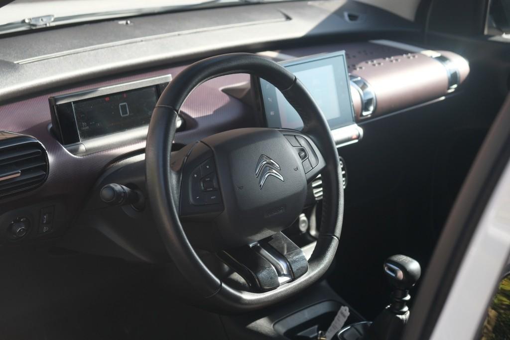 Citroën C4 Cactus Citroen C4 Cactus 1.2 PureTech 130pk Shine – Panoramadak – Achteruitrijcamera – Apple CarPlay –  Navigatiesysteem – Keyless entry – Parkeersensoren – Automatische airconditioning – Cruise control