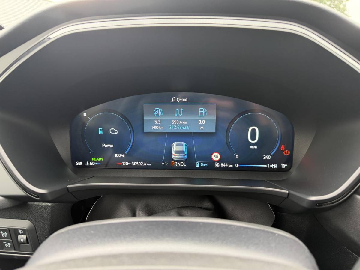 Ford Kuga Ford Kuga 2.5 PHEV ST-Line | Wegklapbare trekhaak (elektrisch bedienbaar) | Driver Assistance Pack | Winter Pack | 19 inch lichtmetalen velgen in Absolute Black/Machined