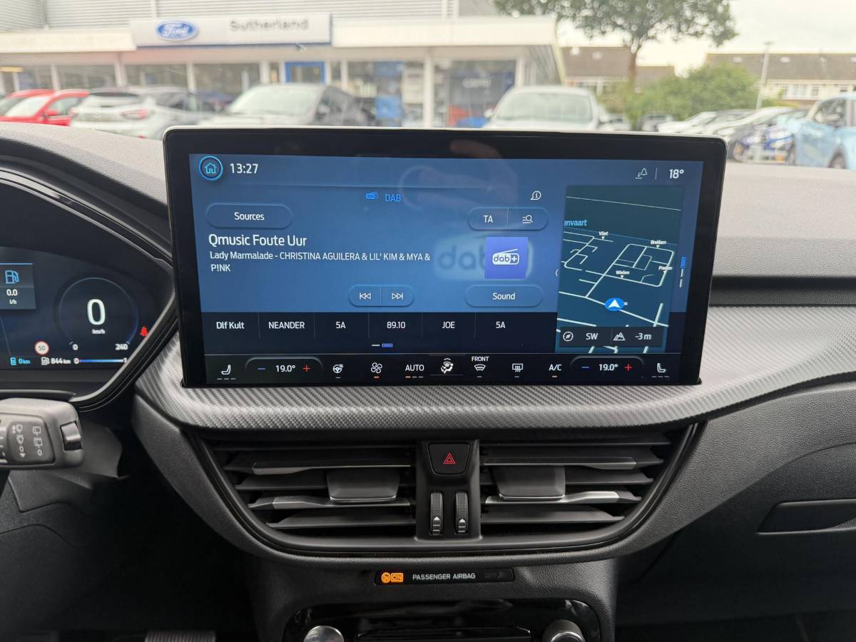 Ford Kuga Ford Kuga 2.5 PHEV ST-Line | Wegklapbare trekhaak (elektrisch bedienbaar) | Driver Assistance Pack | Winter Pack | 19 inch lichtmetalen velgen in Absolute Black/Machined
