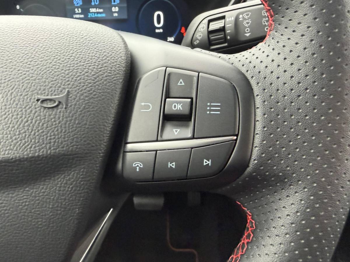 Ford Kuga Ford Kuga 2.5 PHEV ST-Line | Wegklapbare trekhaak (elektrisch bedienbaar) | Driver Assistance Pack | Winter Pack | 19 inch lichtmetalen velgen in Absolute Black/Machined