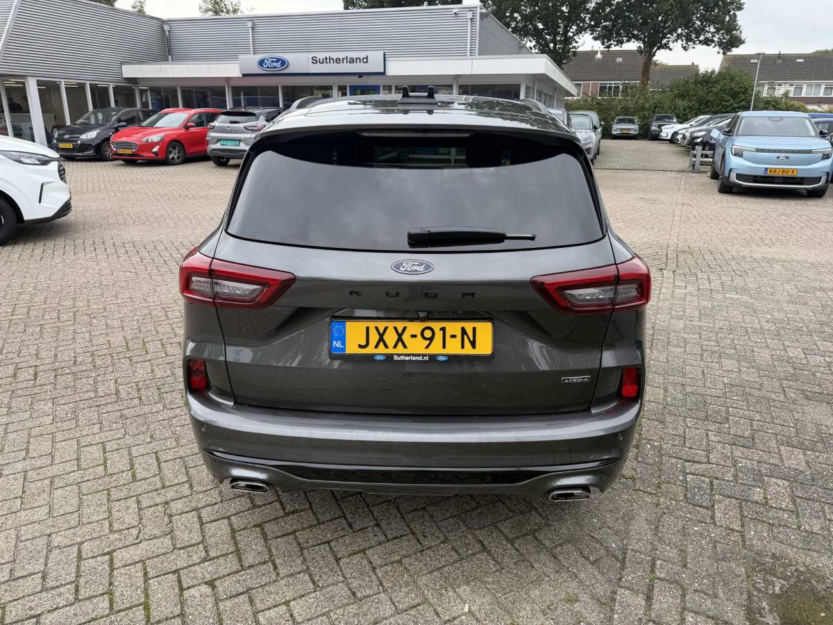 Ford Kuga Ford Kuga 2.5 PHEV ST-Line | Wegklapbare trekhaak (elektrisch bedienbaar) | Driver Assistance Pack | Winter Pack | 19 inch lichtmetalen velgen in Absolute Black/Machined