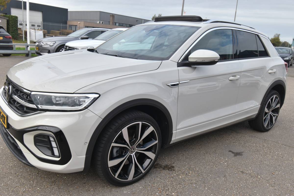 Volkswagen T-Roc Volkswagen T-Roc 1.5 TSI R-Line Business+ , FACELIFT  !! , EL PANODAK  , LMV19 ,  A UITRIJ CAM  ,  VIRTUAL COCKPIT , NAVI , CLIMATR ,