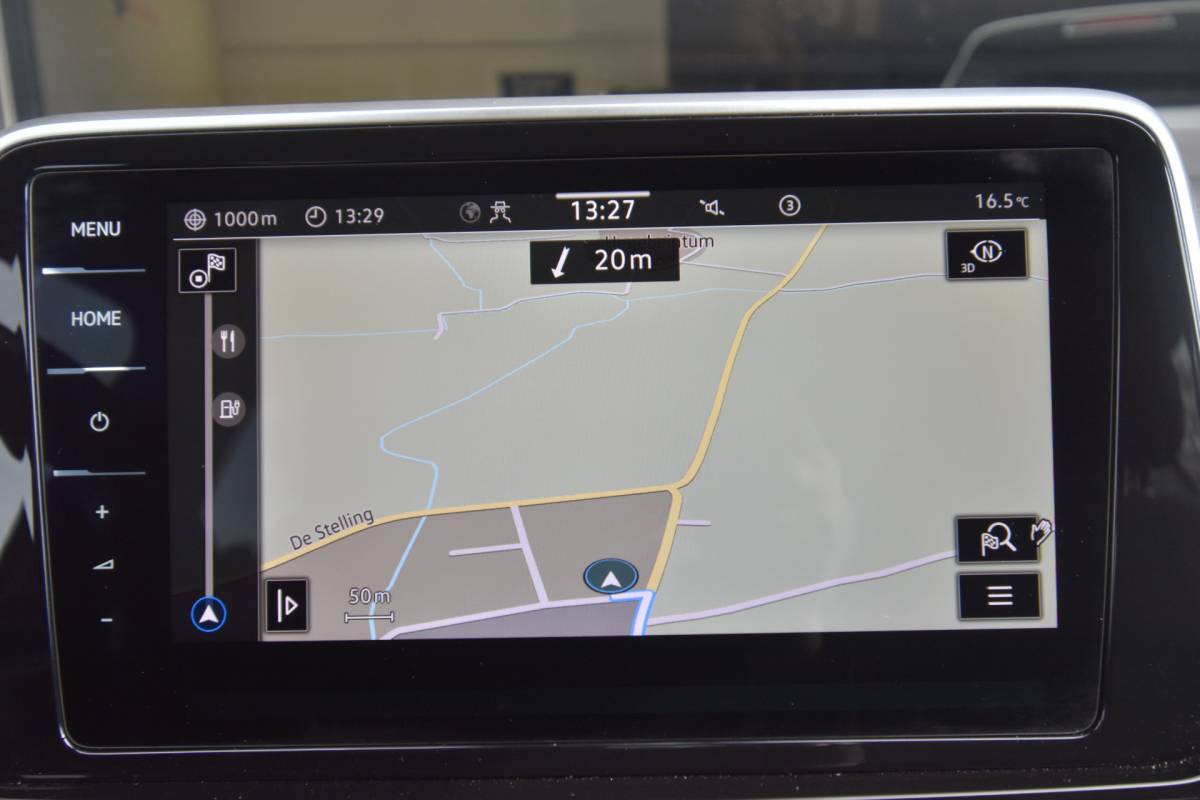 Volkswagen T-Roc Volkswagen T-Roc 1.5 TSI R-Line Business+ , FACELIFT  !! , EL PANODAK  , LMV19 ,  A UITRIJ CAM  ,  VIRTUAL COCKPIT , NAVI , CLIMATR ,
