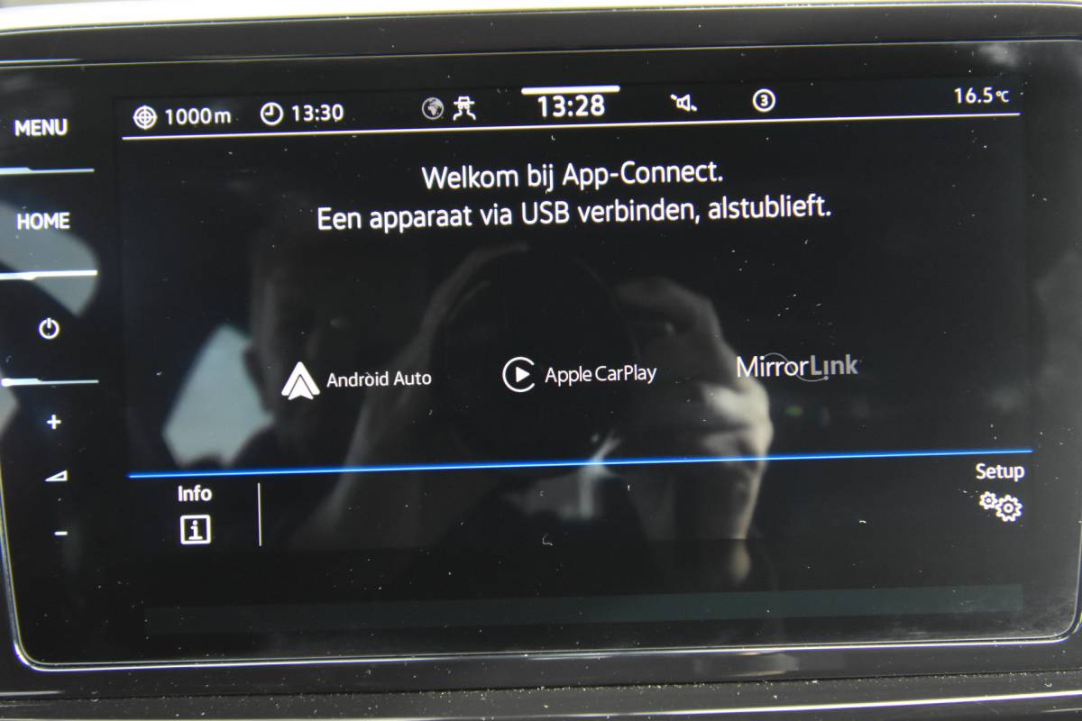 Volkswagen T-Roc Volkswagen T-Roc 1.5 TSI R-Line Business+ , FACELIFT  !! , EL PANODAK  , LMV19 ,  A UITRIJ CAM  ,  VIRTUAL COCKPIT , NAVI , CLIMATR ,