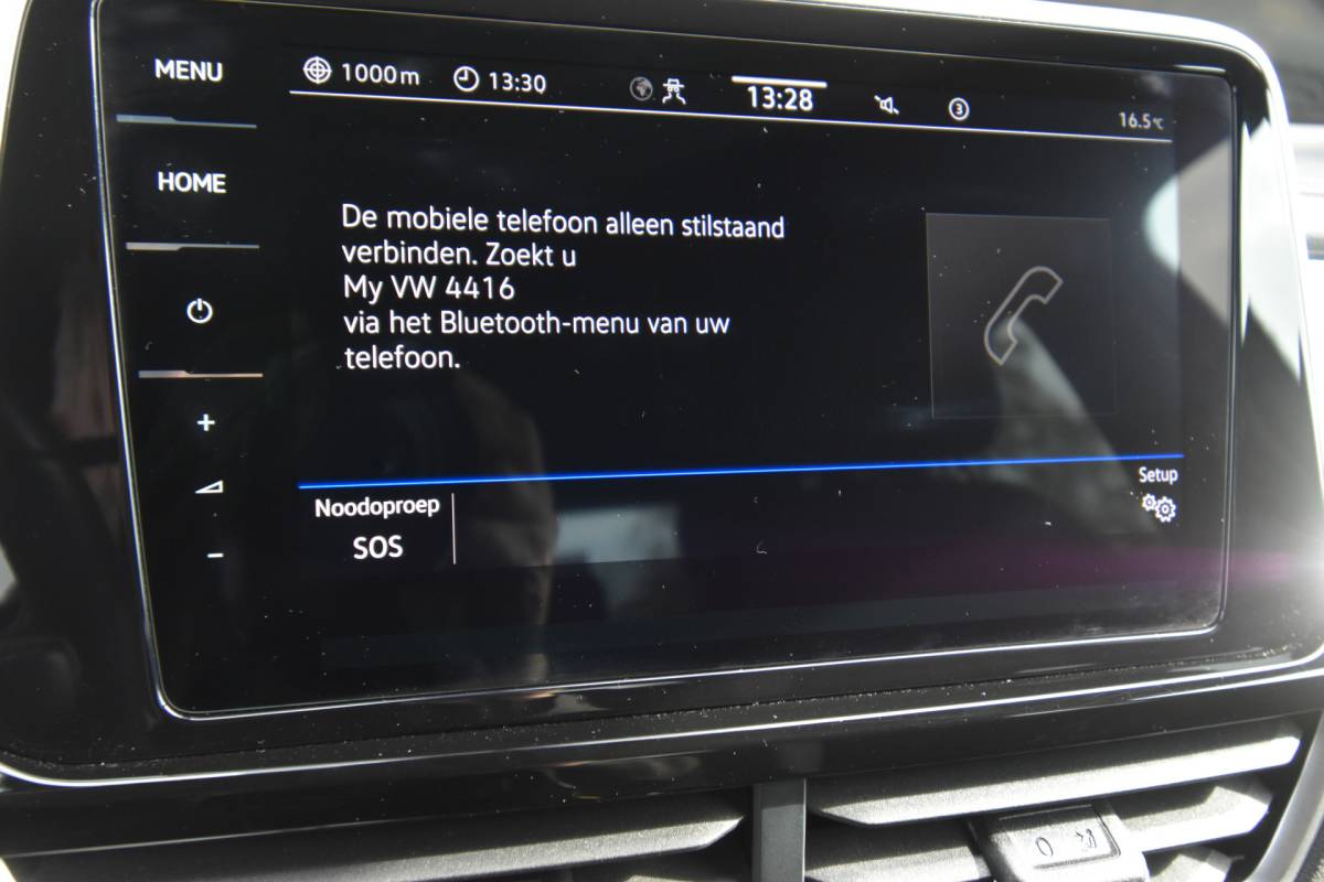 Volkswagen T-Roc Volkswagen T-Roc 1.5 TSI R-Line Business+ , FACELIFT  !! , EL PANODAK  , LMV19 ,  A UITRIJ CAM  ,  VIRTUAL COCKPIT , NAVI , CLIMATR ,