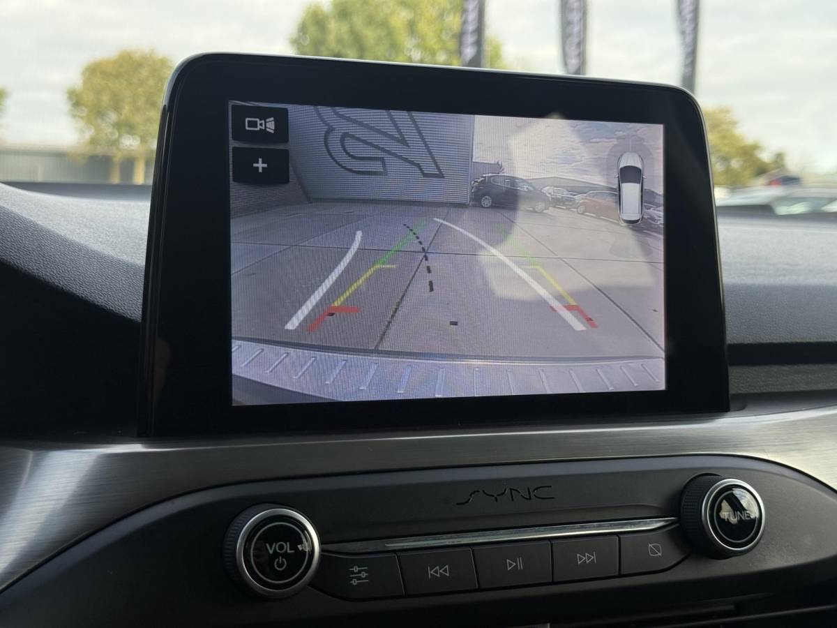 Ford Focus Ford Focus Wagon 1.0 EcoBoost Titanium Business 2e Eigenaar|Navi|Camera|Clima|Cruise|Stoelverwarming|Carplay|APK tot 06-2027