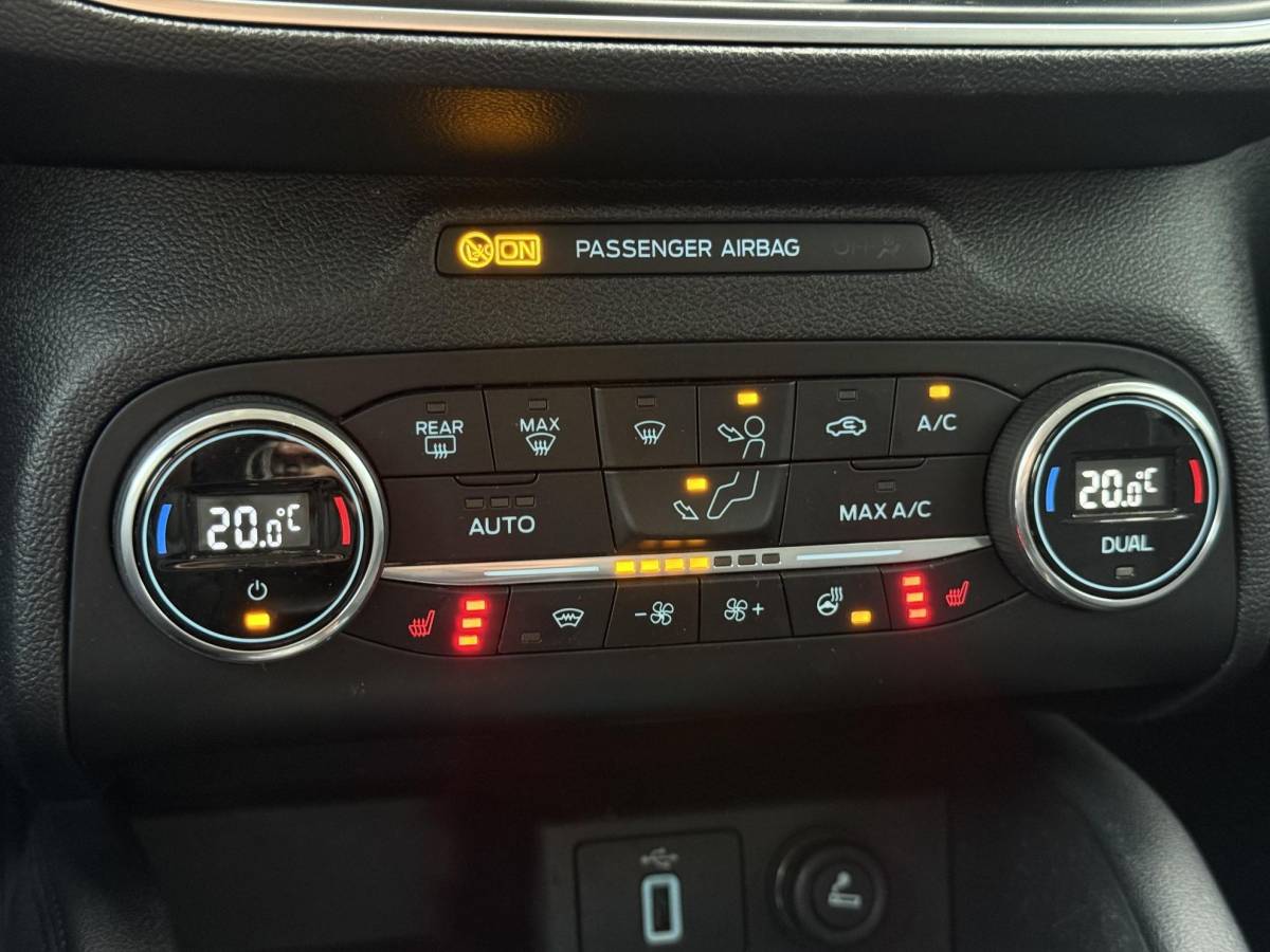 Ford Focus Ford Focus Wagon 1.0 EcoBoost Titanium Business 2e Eigenaar|Navi|Camera|Clima|Cruise|Stoelverwarming|Carplay|APK tot 06-2027