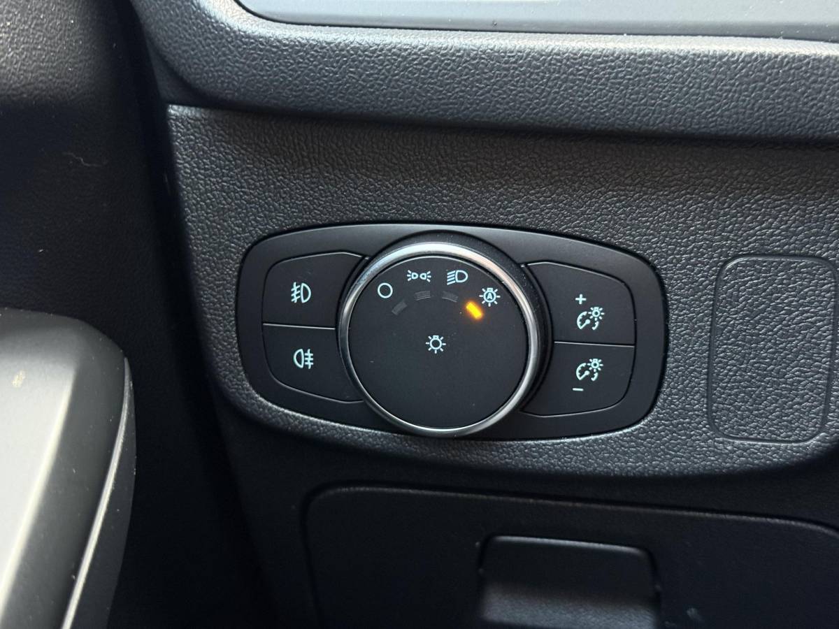 Ford Focus Ford Focus Wagon 1.0 EcoBoost Titanium Business 2e Eigenaar|Navi|Camera|Clima|Cruise|Stoelverwarming|Carplay|APK tot 06-2027