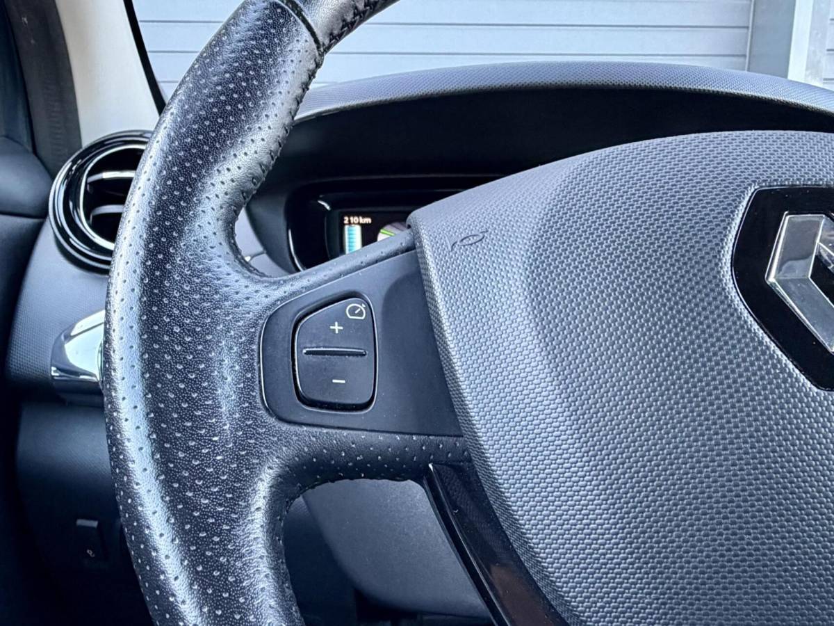 Renault ZOE Renault Zoe R110 Limited 41 kWh 🔋 | Koop Accu | LAGE KM | Camera | Carplay | BOSE | 5 Deurs |