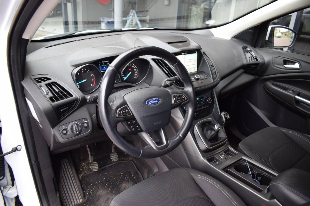 Ford Kuga Ford Kuga 1.5 EcoBoost Titanium | Trekhaak | Stuur- en Stoelverw. | Cruise