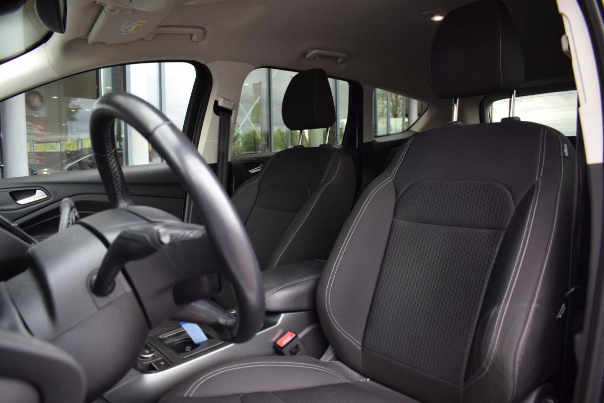 Ford Kuga Ford Kuga 1.5 EcoBoost Titanium | Trekhaak | Stuur- en Stoelverw. | Cruise