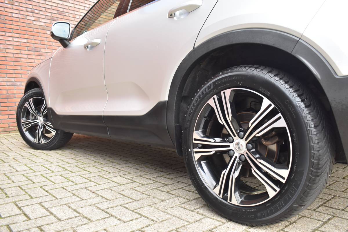 Volvo XC40 Volvo XC40 T4 190PK Automaat Inscription | 19” | All-Season | Trekhaak |
