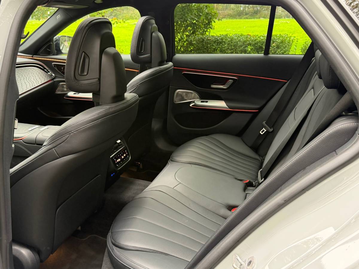 Mercedes-Benz E-Klasse Mercedes-Benz E-klasse Estate 300 de 4MATIC AMG Line | Superscreen | Pano | Burmester | Nightpakket | BTW |
