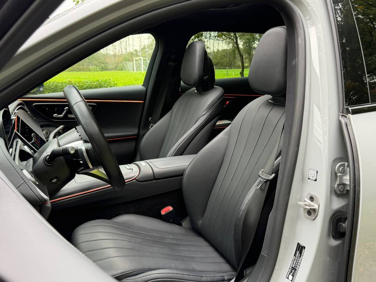Mercedes-Benz E-Klasse Mercedes-Benz E-klasse Estate 300 de 4MATIC AMG Line | Superscreen | Pano | Burmester | Nightpakket | BTW |