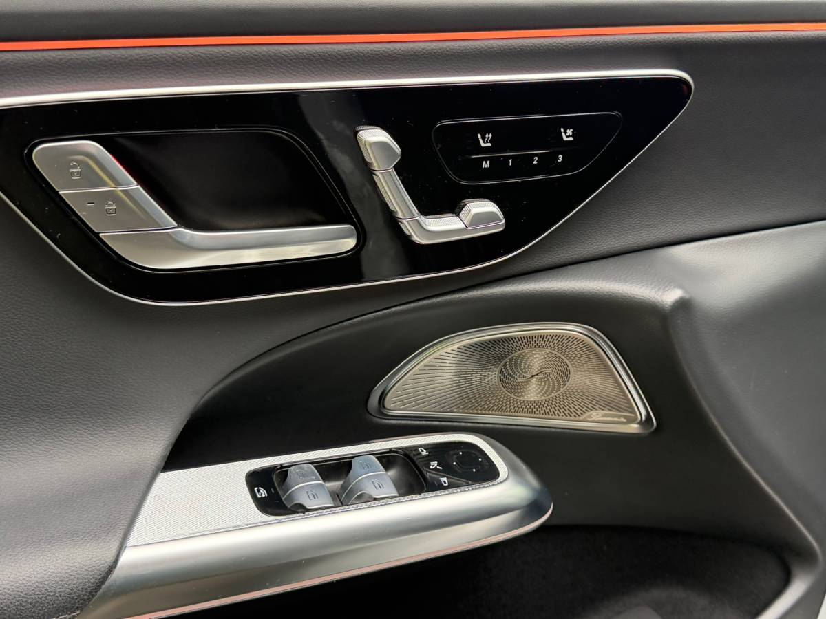 Mercedes-Benz E-Klasse Mercedes-Benz E-klasse Estate 300 de 4MATIC AMG Line | Superscreen | Pano | Burmester | Nightpakket | BTW |
