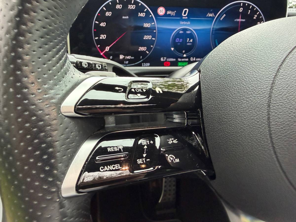 Mercedes-Benz E-Klasse Mercedes-Benz E-klasse Estate 300 de 4MATIC AMG Line | Superscreen | Pano | Burmester | Nightpakket | BTW |