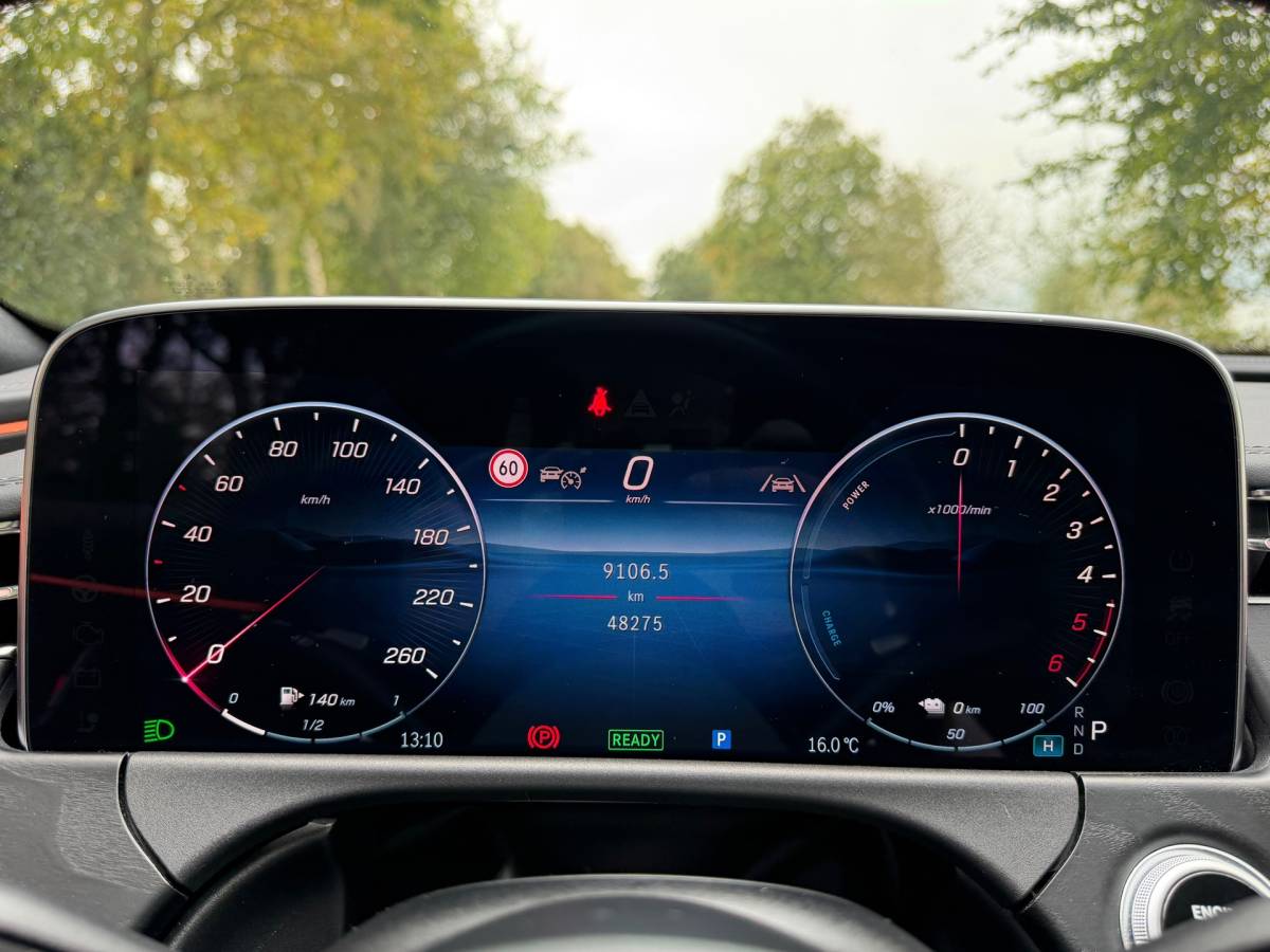 Mercedes-Benz E-Klasse Mercedes-Benz E-klasse Estate 300 de 4MATIC AMG Line | Superscreen | Pano | Burmester | Nightpakket | BTW |