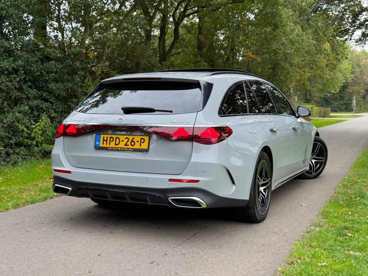Mercedes-Benz E-Klasse Mercedes-Benz E-klasse Estate 300 de 4MATIC AMG Line | Superscreen | Pano | Burmester | Nightpakket | BTW |
