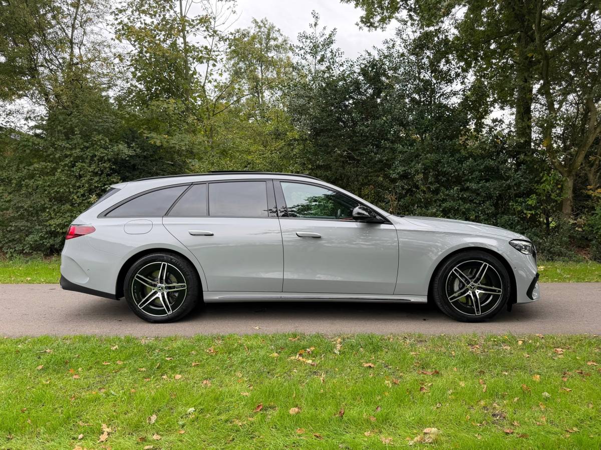 Mercedes-Benz E-Klasse Mercedes-Benz E-klasse Estate 300 de 4MATIC AMG Line | Superscreen | Pano | Burmester | Nightpakket | BTW |
