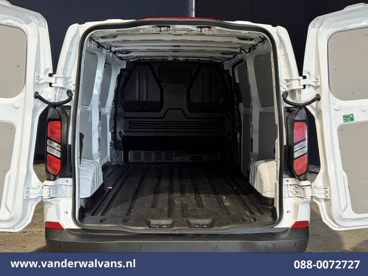 Ford Transit Custom Ford Transit Custom 2.0 TDCI 136pk L2H1 Euro6 Airco | Camera | LED | Apple Carplay | Cruisecontrol Android Auto, Verwarmde Voorruit, Parkeersensoren, Bijrijdersbank, 2740kg trekvermogen