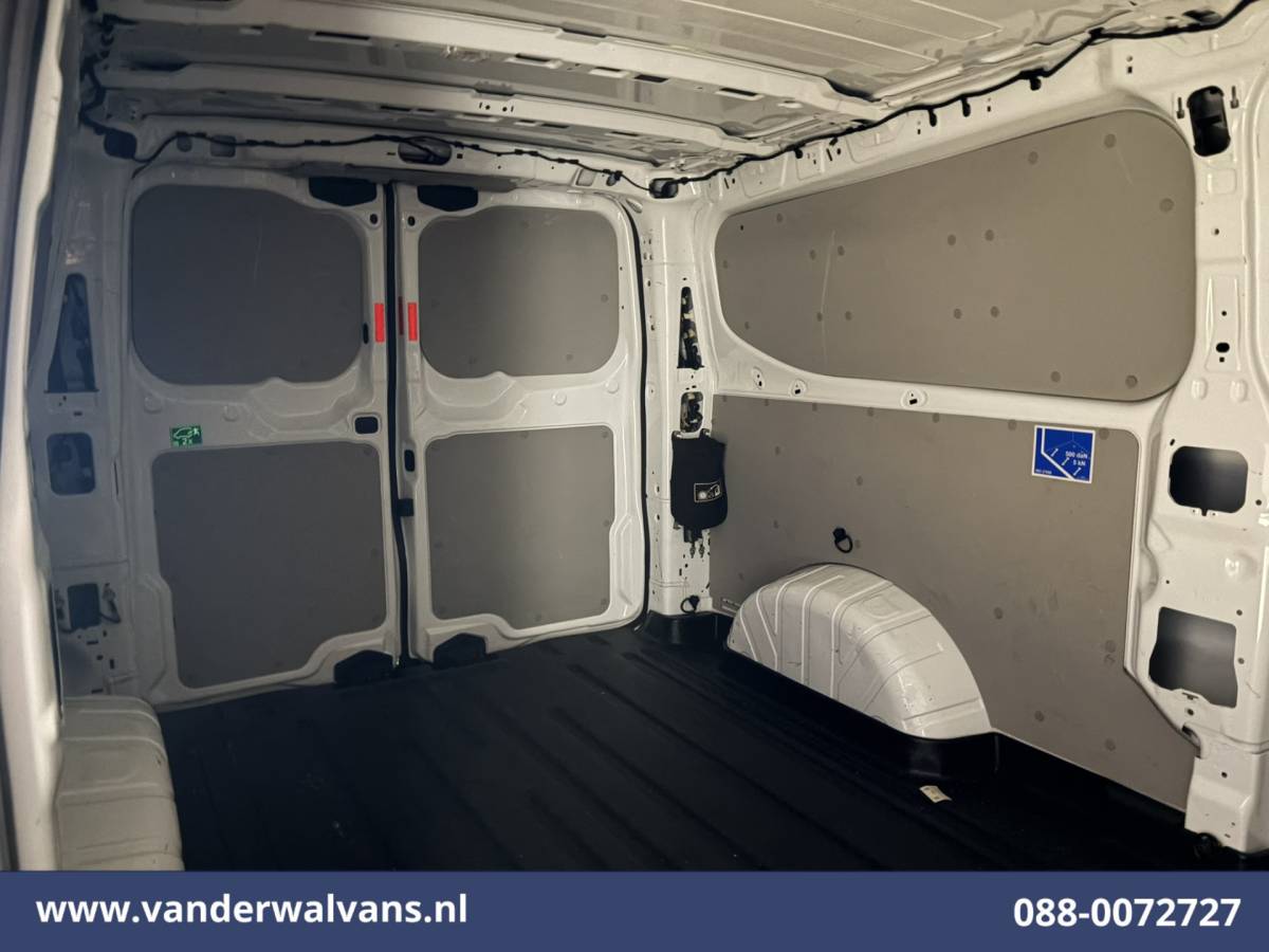 Ford Transit Custom Ford Transit Custom 2.0 TDCI 136pk L2H1 Euro6 Airco | Camera | LED | Apple Carplay | Cruisecontrol Android Auto, Verwarmde Voorruit, Parkeersensoren, Bijrijdersbank, 2740kg trekvermogen