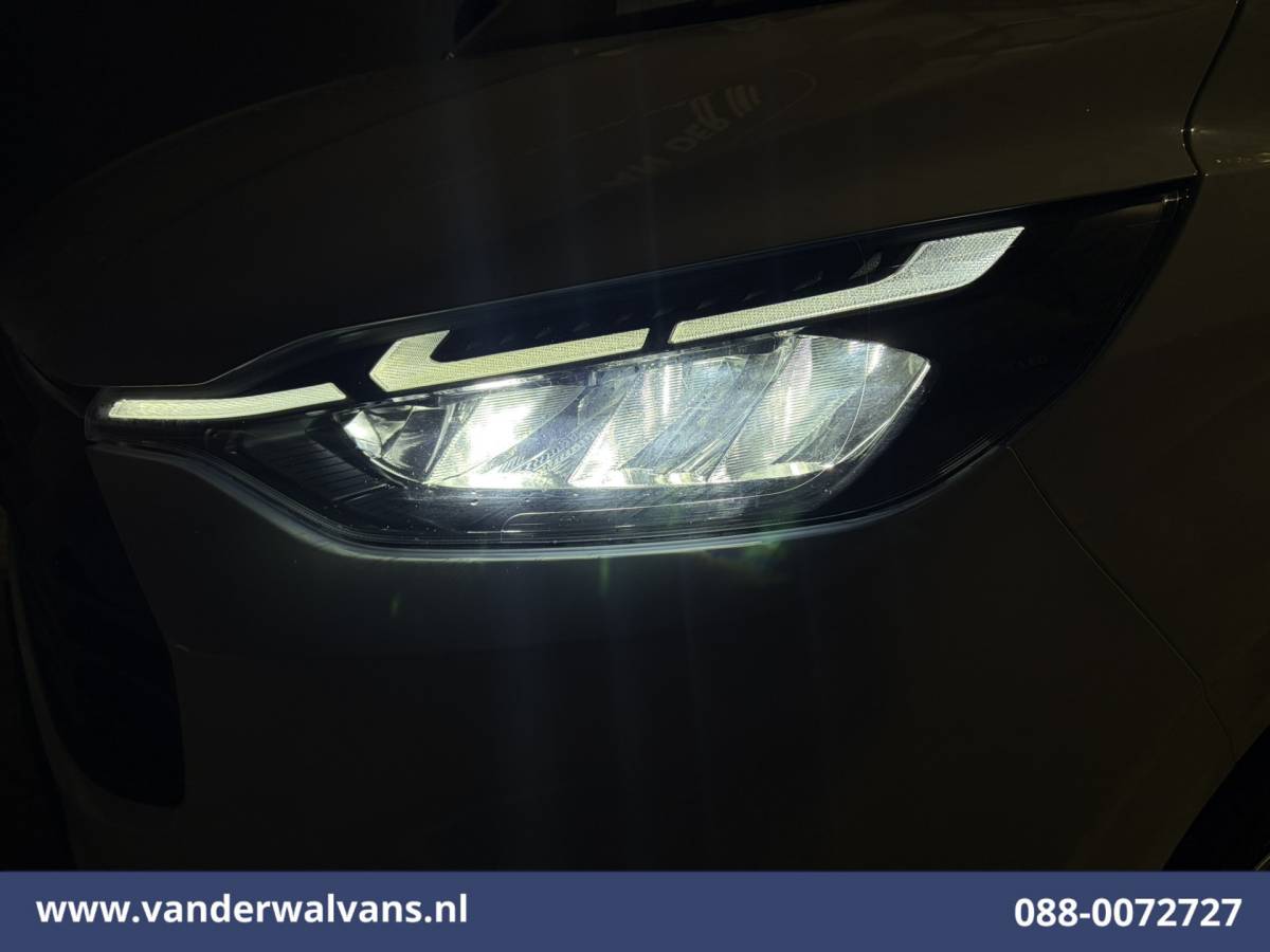 Ford Transit Custom Ford Transit Custom 2.0 TDCI 136pk L2H1 Euro6 Airco | Camera | LED | Apple Carplay | Cruisecontrol Android Auto, Verwarmde Voorruit, Parkeersensoren, Bijrijdersbank, 2740kg trekvermogen