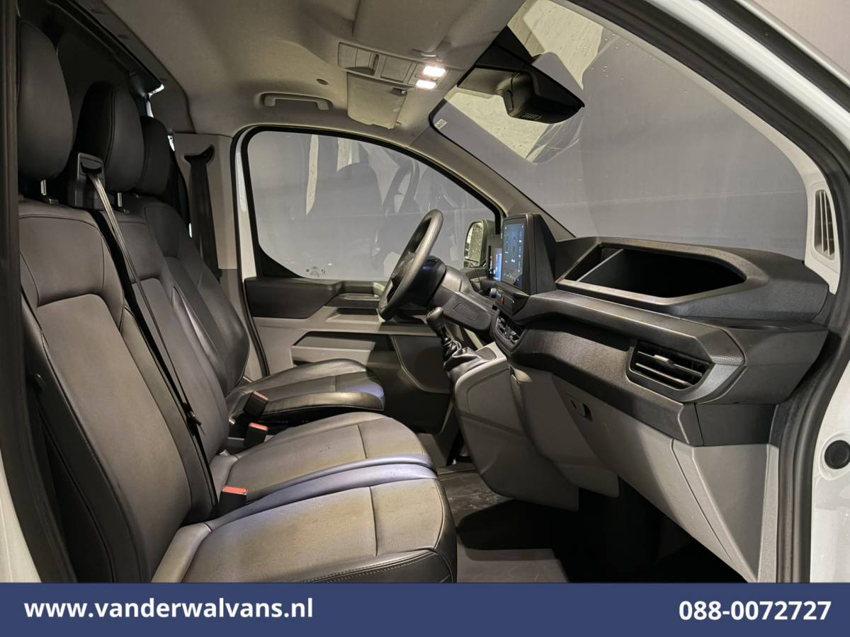 Ford Transit Custom Ford Transit Custom 2.0 TDCI 136pk L2H1 Euro6 Airco | Camera | LED | Apple Carplay | Cruisecontrol Android Auto, Verwarmde Voorruit, Parkeersensoren, Bijrijdersbank, 2740kg trekvermogen