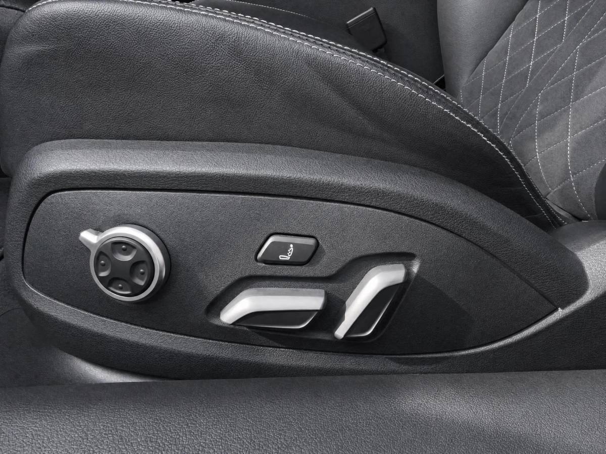 Audi A5 Audi A5 Coupé 40 TFSI quattro 204pk S edition · Camera · Matrix LED · Elek. Voorstoelen + Massage · Optiekpakket Zwart · Apple/Android Car Play · Sfeerverlichting ·
