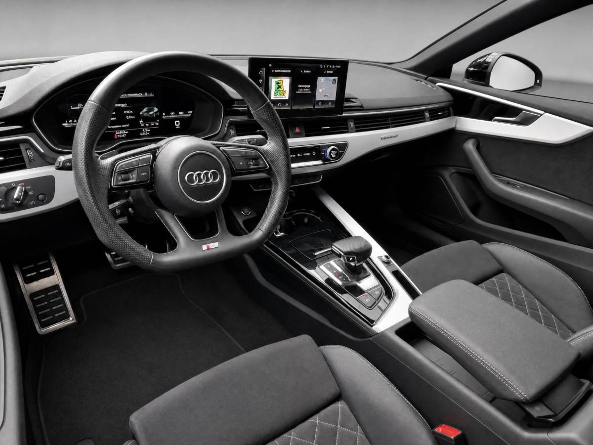 Audi A5 Audi A5 Coupé 40 TFSI quattro 204pk S edition · Camera · Matrix LED · Elek. Voorstoelen + Massage · Optiekpakket Zwart · Apple/Android Car Play · Sfeerverlichting ·