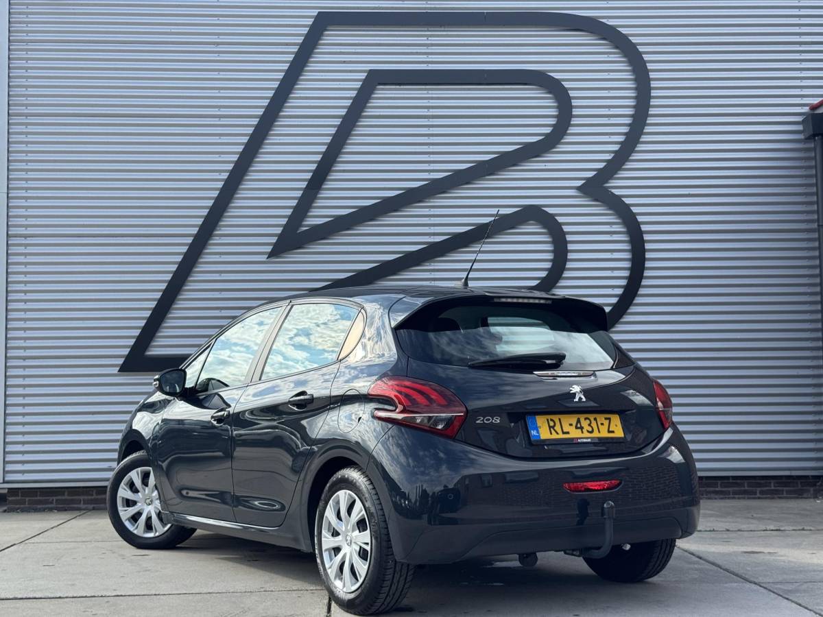 Peugeot 208 Peugeot 208 1.2 PureTech Blue Lion Navi|Airco|trekhaak|Cruise|PDC|Carplay|N.A.P|APK tot 05-2027