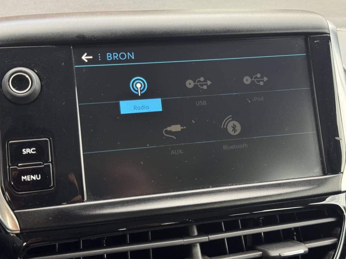 Peugeot 208 Peugeot 208 1.2 PureTech Blue Lion Navi|Airco|trekhaak|Cruise|PDC|Carplay|N.A.P|APK tot 05-2027