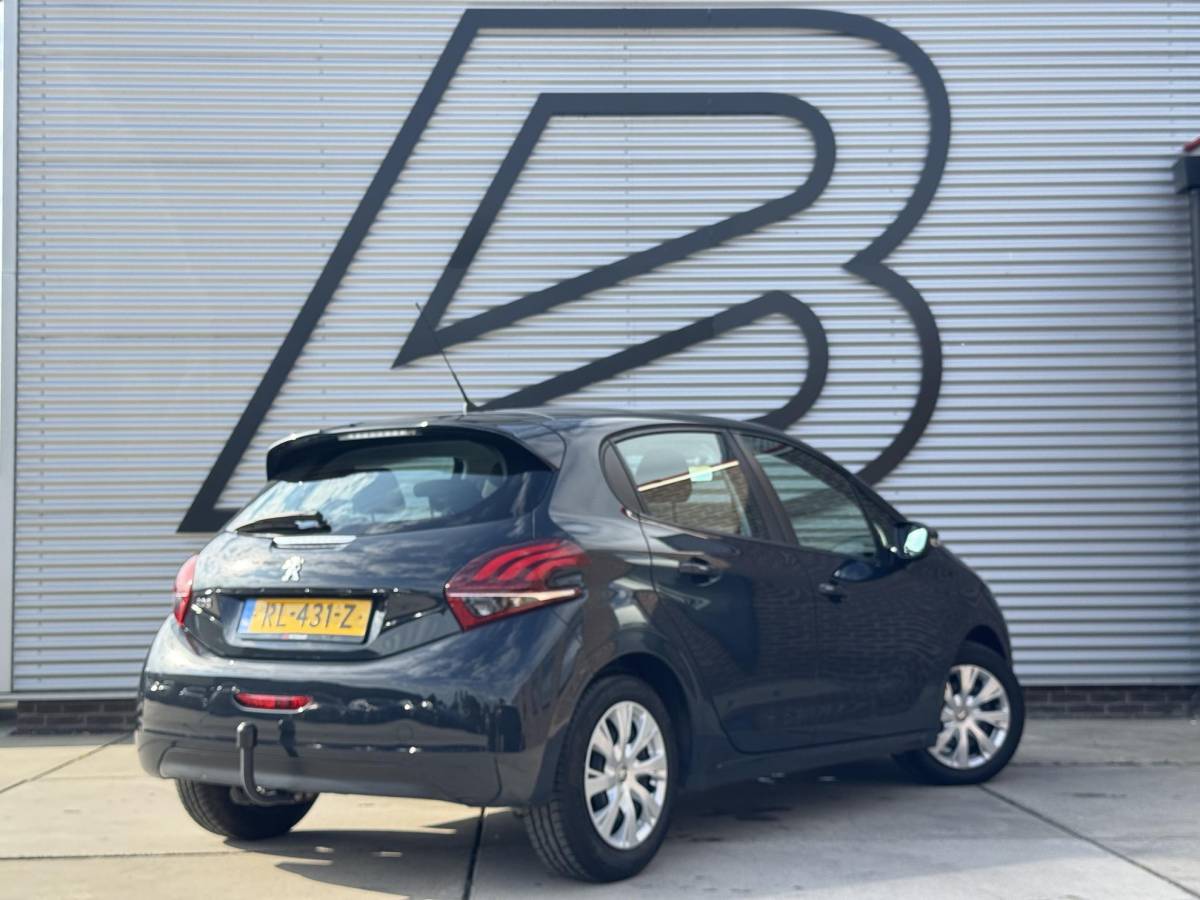 Peugeot 208 Peugeot 208 1.2 PureTech Blue Lion Navi|Airco|trekhaak|Cruise|PDC|Carplay|N.A.P|APK tot 05-2027