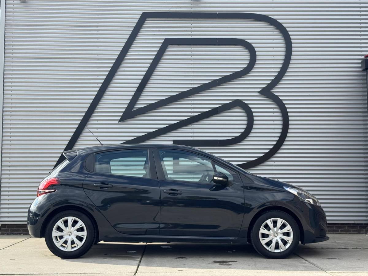 Peugeot 208 Peugeot 208 1.2 PureTech Blue Lion Navi|Airco|trekhaak|Cruise|PDC|Carplay|N.A.P|APK tot 05-2027
