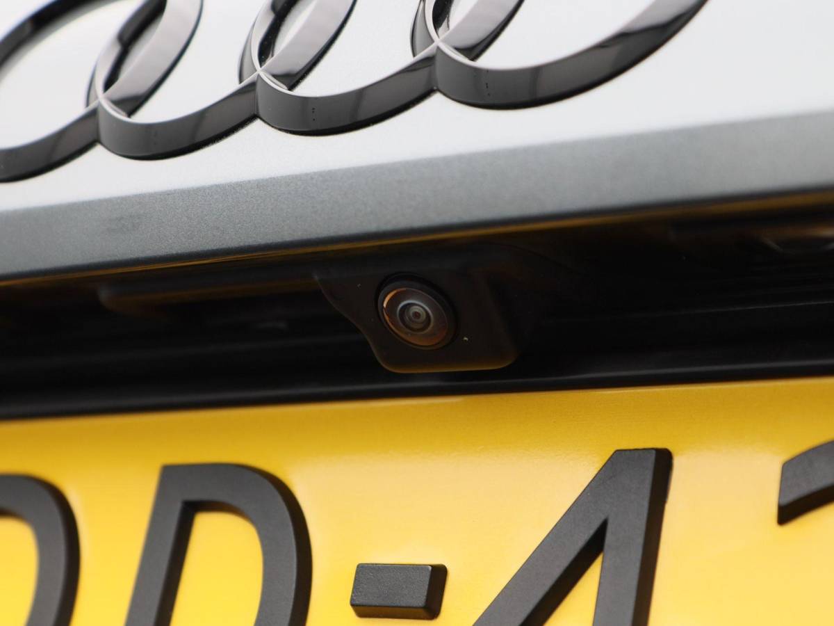 Audi A3 Audi A3 Sportback 45 TFSi e 245 Pk S line Competition | Stoelverwarming | Camera | Virtual Cockpit | CarPlay | Matrix LED | 18 Inch | 55.125 Km !!