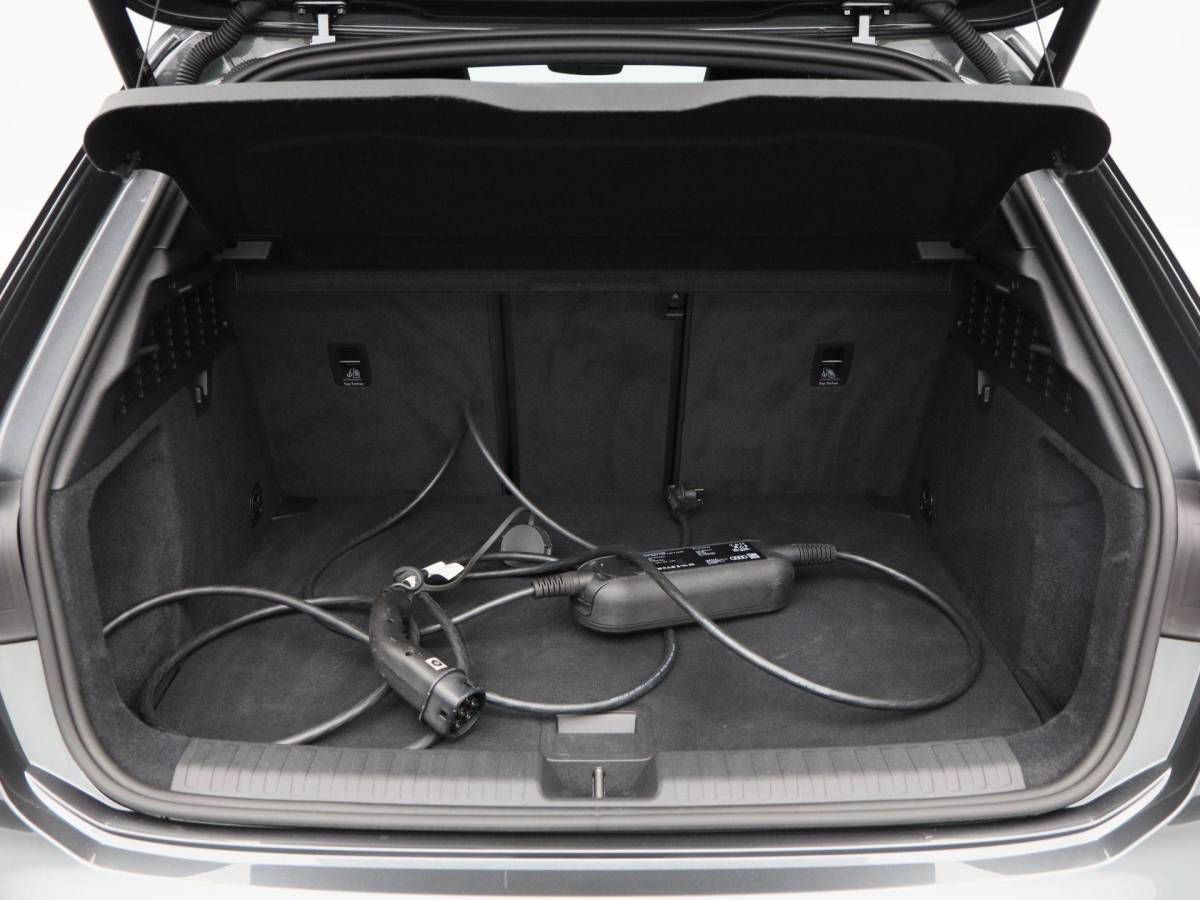 Audi A3 Audi A3 Sportback 45 TFSi e 245 Pk S line Competition | Stoelverwarming | Camera | Virtual Cockpit | CarPlay | Matrix LED | 18 Inch | 55.125 Km !!
